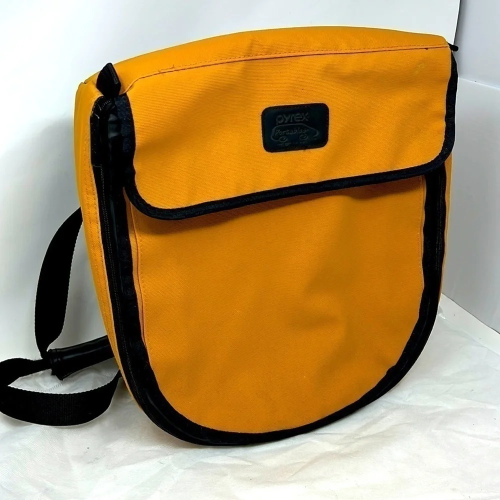 Pyrex Portables Mustard Yellow Zip Around Deep Carrier